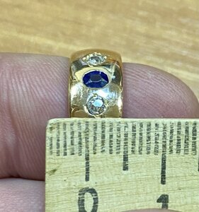 Золотое кольцо с алмазами. Алмазы, сапфир, золото 56 проба.