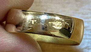 Золотое кольцо с алмазами. Алмазы, сапфир, золото 56 проба.