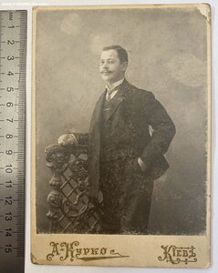 Четыре фото гражданских (Киев, Казань)