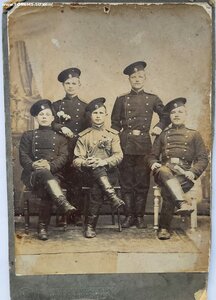 Групповое фото солдат РИА,знак за стрельбу.