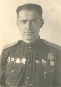 Лётчики с наградами на Красной Площади лето 1942 год