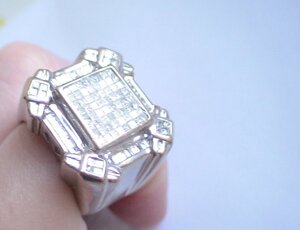 Перстень с бриллиантами