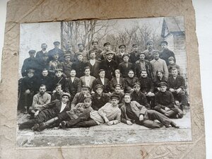 Фото , группа товарищей; комиссары, милиционеры, активисты