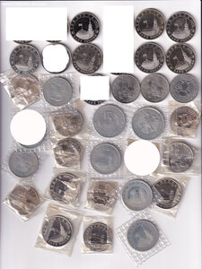 Россия молодая 1992-1995 гг 36 юб. и памятных монет, никель