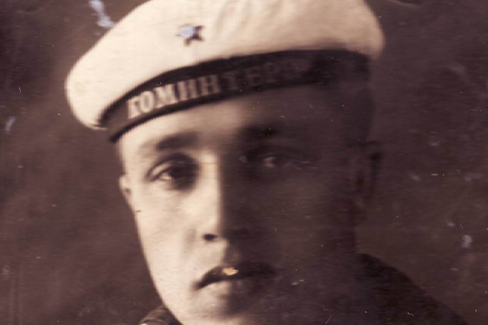 Альбом моряка. Начинал службу ЮНГОЙ.