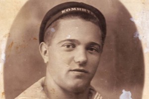 Альбом моряка. Начинал службу ЮНГОЙ.