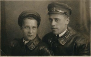 Летчики, первая половина 30- х, нарукавные знаки, френчи