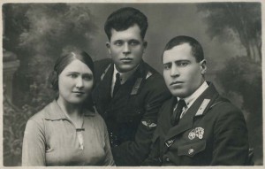 Летчики, первая половина 30- х, нарукавные знаки, френчи