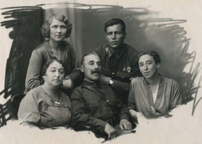 Летчики, первая половина 30- х, нарукавные знаки, френчи