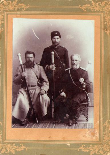 Три АТАМАНА С НАСЕКАМИ