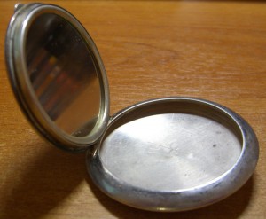 Пудренница. Серебро, 20-х,30-х годов.