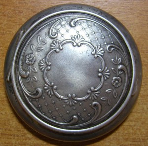 Пудренница. Серебро, 20-х,30-х годов.