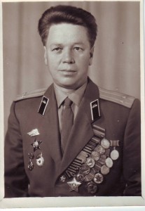 Фото подполковника с ДВУМЯ Славами.