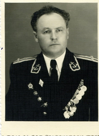Офицер с 3-мя КЗ + ромб.