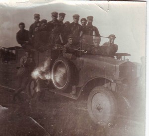 Красноармейцы на редком ГРУЗОВИЧКЕ. 1928г.