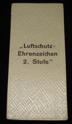 Медаль Люфтшутц 2 класс в коробке, клеймо