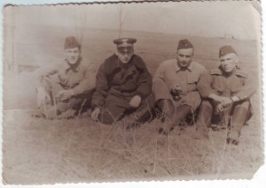 Самолеты в полете. 8 фото с одного альбома.