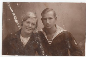 Моряк со ЗНАКОМ на рукаве "якорь"  1937