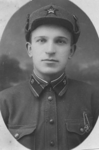 Два фото 1934 г. На петлицах - топор и якорь.