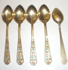 Чайные ложки.