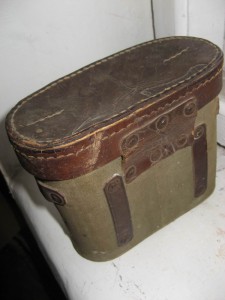 Бинокль в чехле 1945г.