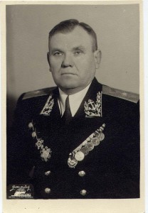 Генерал медиц.службы с орденом Нахимова
