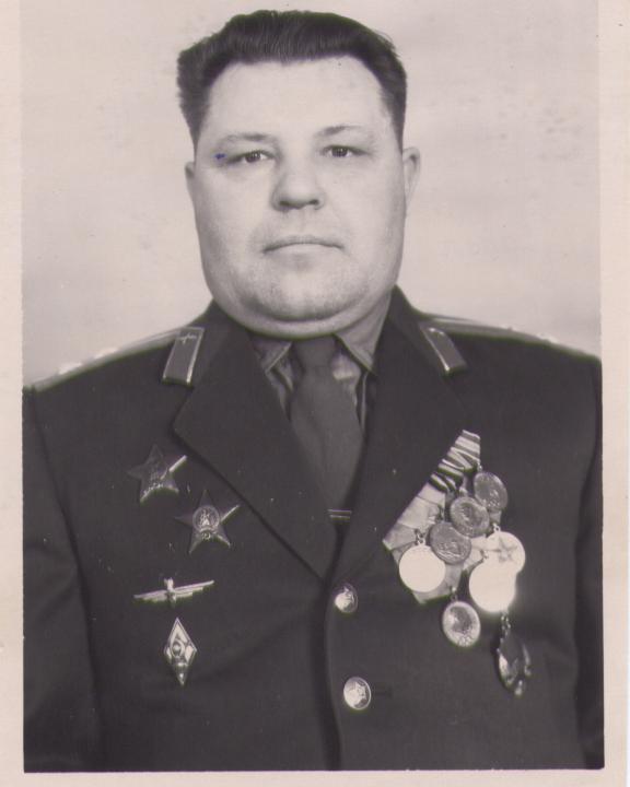 фото . знак Академии "КВВА" + знак штурмана