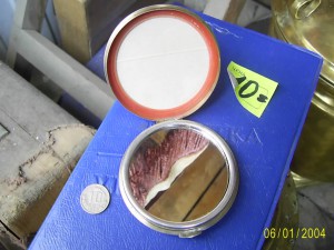 Пудренница - серебро с эмалью.