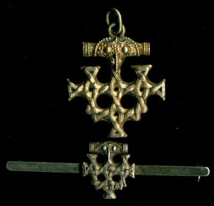 КУЛОН И БУЛАВКА ДЛЯ ГАЛСТУКА  - "МОЛОТ ТОРА"