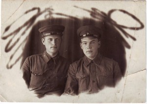 Связист в папахе. Казахстан 1941г.
