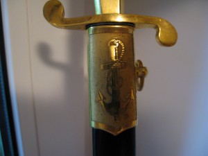 Кортик ВМФ в родной коробке, с дарственной 1955г.