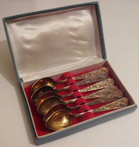 НАБОР Ложек в корбочке!