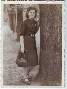 Остарбайтеры. Несколько фото. Не плохо они жили. 1942г.