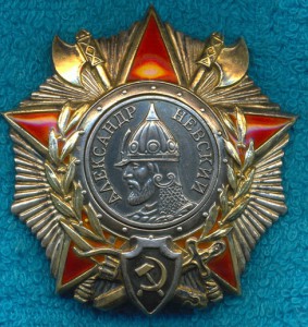 Грудь ПОЛКОВНИКА НКВД очень хорошая.