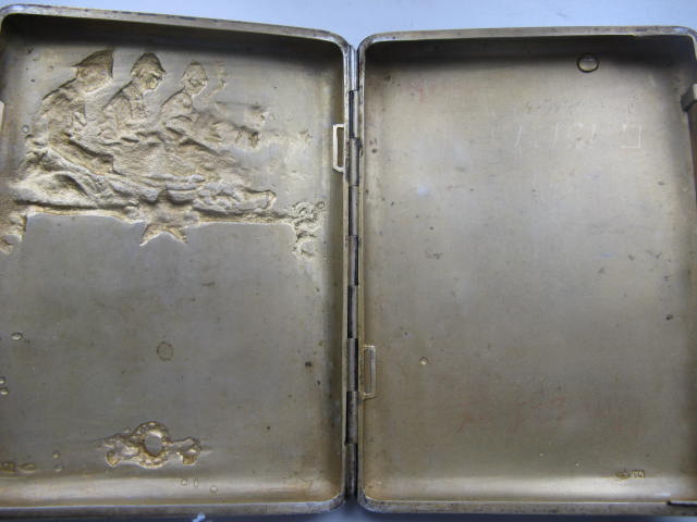 Портсигар (сер.875) до военный с дарственной надписью.