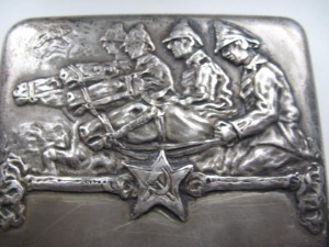 Портсигар (сер.875) до военный с дарственной надписью.