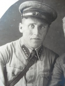 Офицер с женой-1941год(2 значка)