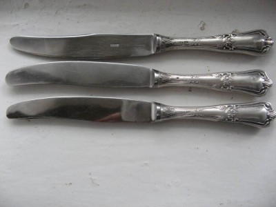 Три столовых ножа. Ручки серебро. 875* Киев.