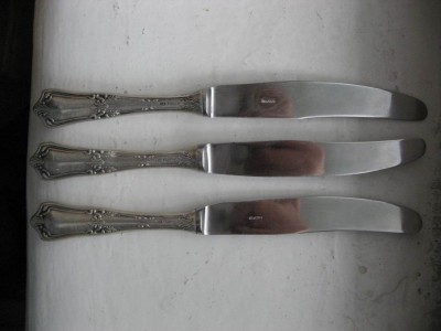 Три столовых ножа. Ручки серебро. 875* Киев.