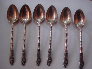 6 кофейных,серебрянных ложек.