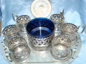 Красивый поднос с подстаканниками!