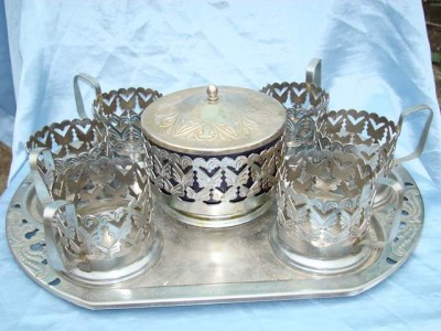 Красивый поднос с подстаканниками!