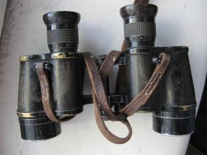 Бинокль в чехле. 1930г.