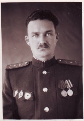 Три фото с ранними парашютами.