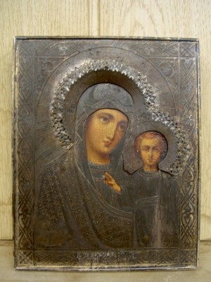 Казанская в киоте в серебряном окладе.1886г.