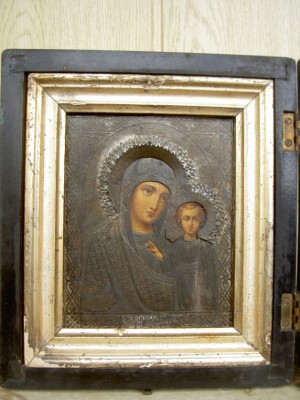 Казанская в киоте в серебряном окладе.1886г.