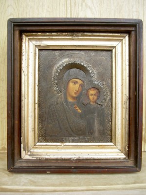 Казанская в киоте в серебряном окладе.1886г.