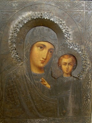 Казанская в киоте в серебряном окладе.1886г.