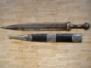 ОГРОМНЫЙ(69см) БОЕВОЙ КАВКАЗСКИЙ КИНЖАЛ!Почти меч.