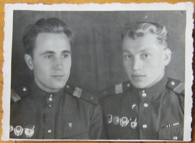 ДВА бойца со ЗНАКАМИ